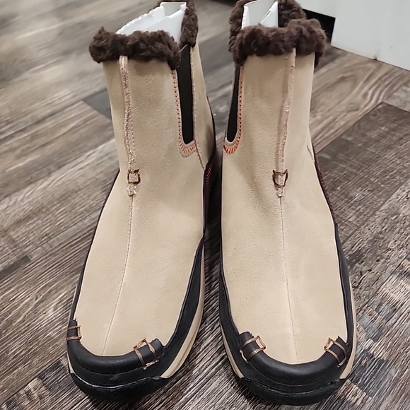 Land's End Tan Boots - Picture 2 of 6